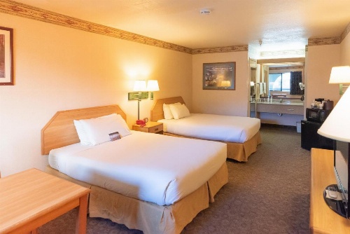 The Redwood Riverwalk Hotel image 28