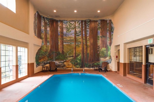 The Redwood Riverwalk Hotel image 29